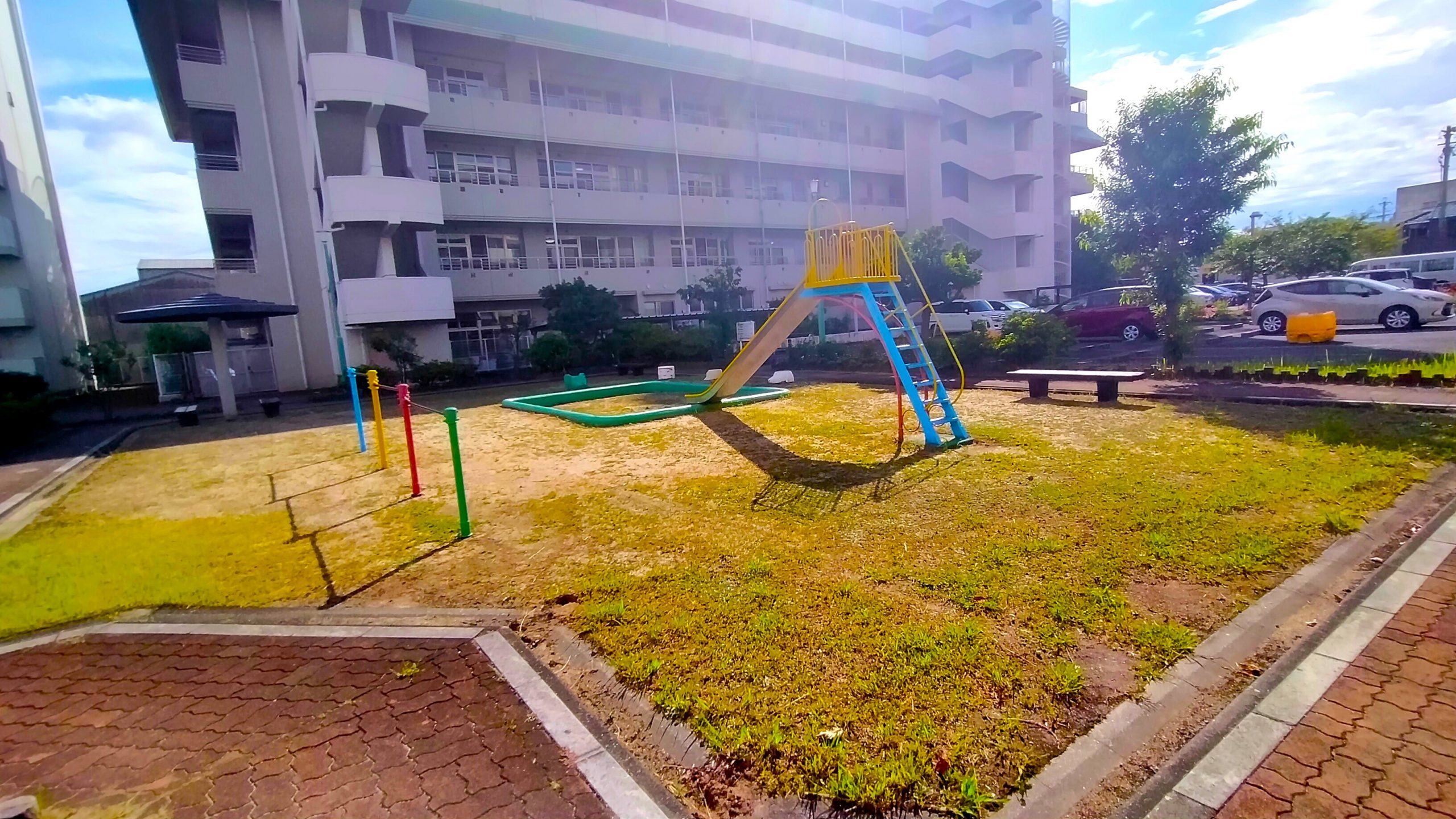 C棟南側にはキッズパークがありお子様も安心してあそぶことができます